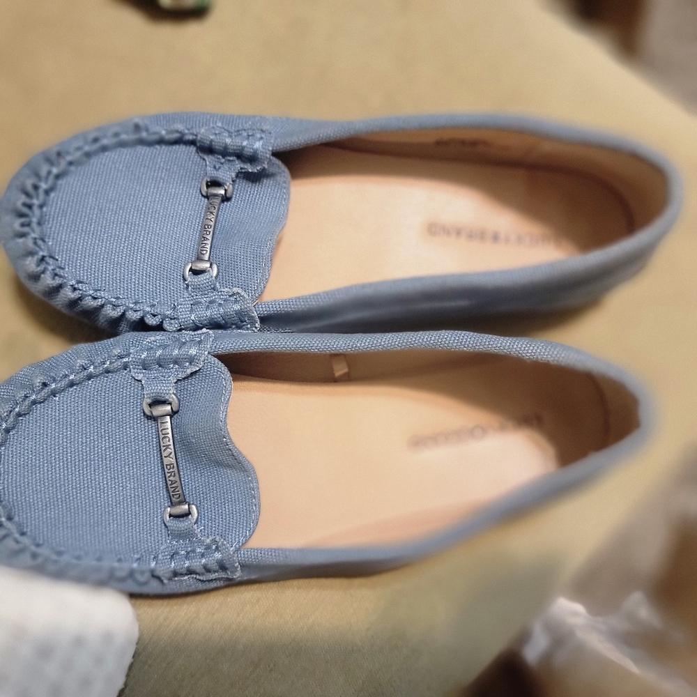 Lucky slip ons size 7 - Picture 4 of 7